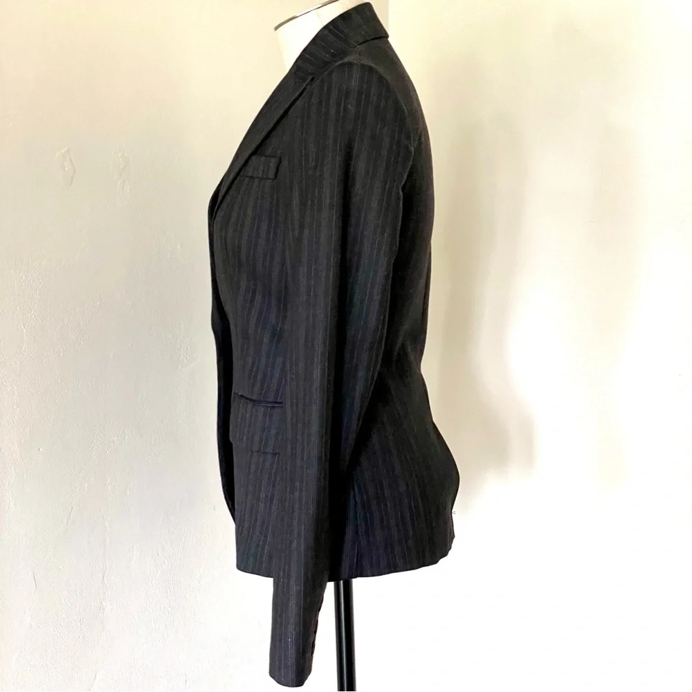 Gorgeous NWT Theory Charcoal Pinstripe Wool Blend Blazer Size: 0 - Picture 5 of 12